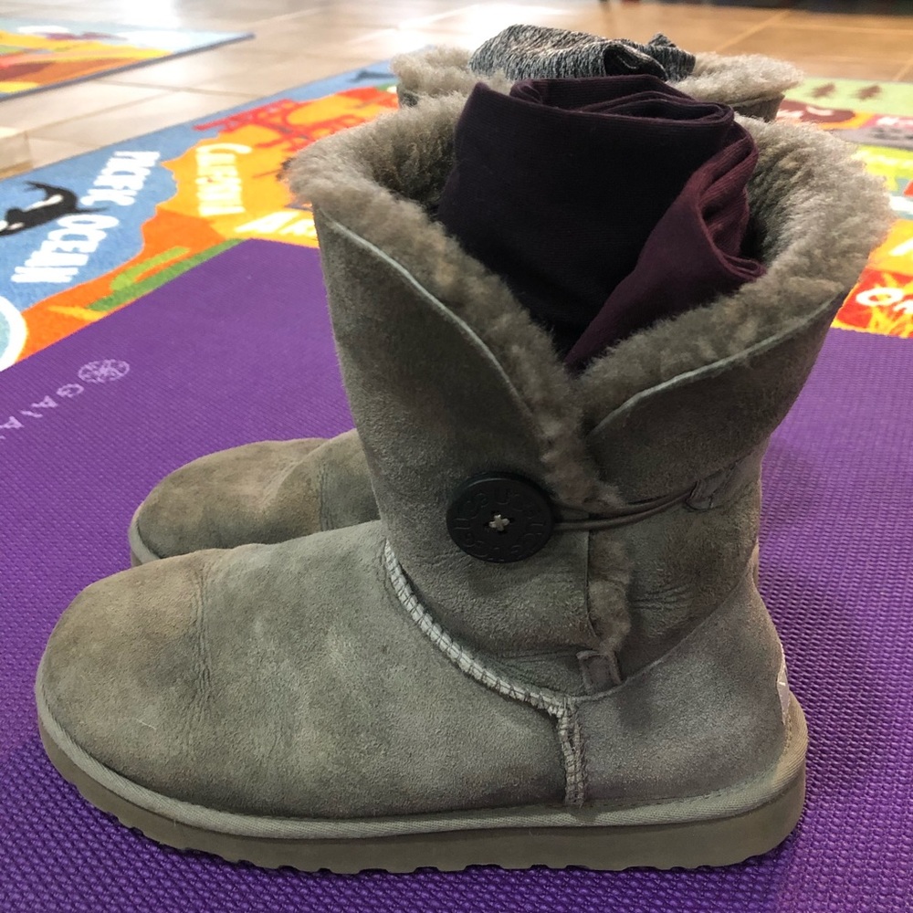 Ugg Bailey Button boots / Grey/ size 8